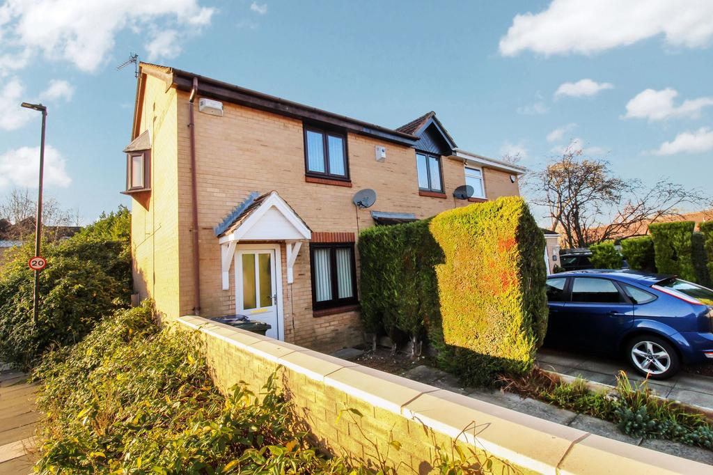 Whitlees Court, Fawdon, Newcastle... 2 bed terraced house £87,000