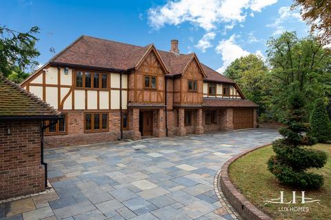 6 bedroom detached house for sale, Nelmes Way, Hornchurch