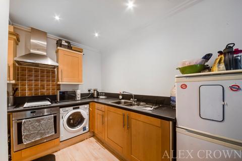 1 bedroom flat to rent, Trentham Court, Victoria Road, Acton