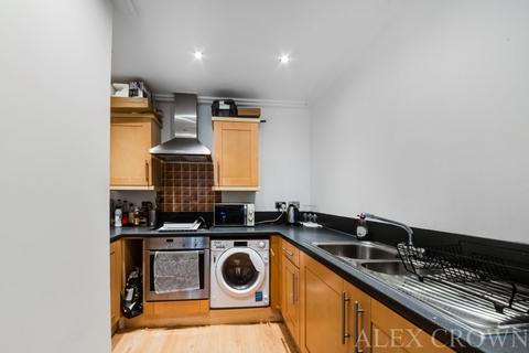 1 bedroom flat to rent, Trentham Court, Victoria Road, Acton