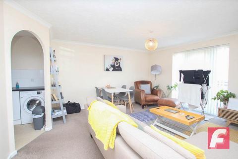 2 bedroom flat to rent, Badminton House, Anglian Close, WD24