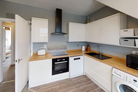 3 bedroom flat to rent, Holburn Street, City Centre, Aberdeen, AB10