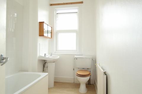 1 bedroom flat to rent, Felbrigge Road, Seven Kings, IG3