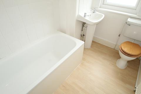 1 bedroom flat to rent, Felbrigge Road, Seven Kings, IG3