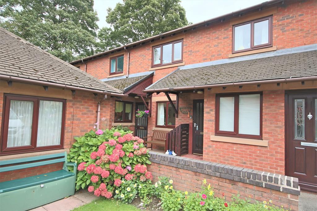Penwortham Hall Gardens, Penwortham 2 bed flat £73,000