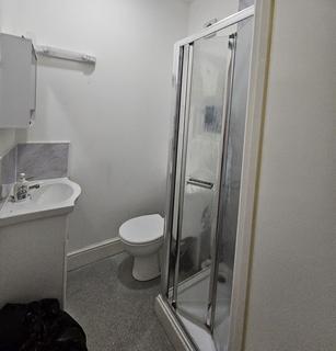 Studio to rent, Barley Lane, Ilford