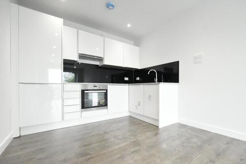 2 bedroom apartment to rent, Higher Drive, Purley CR8