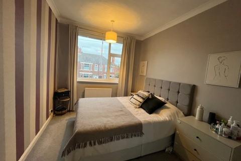 2 bedroom flat to rent, Millfield Lane