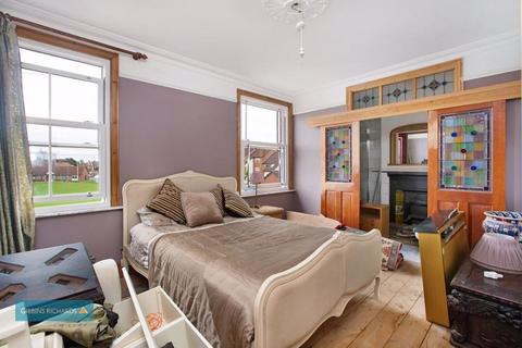 4 bedroom semi-detached house for sale - Park Road, Bridgwater