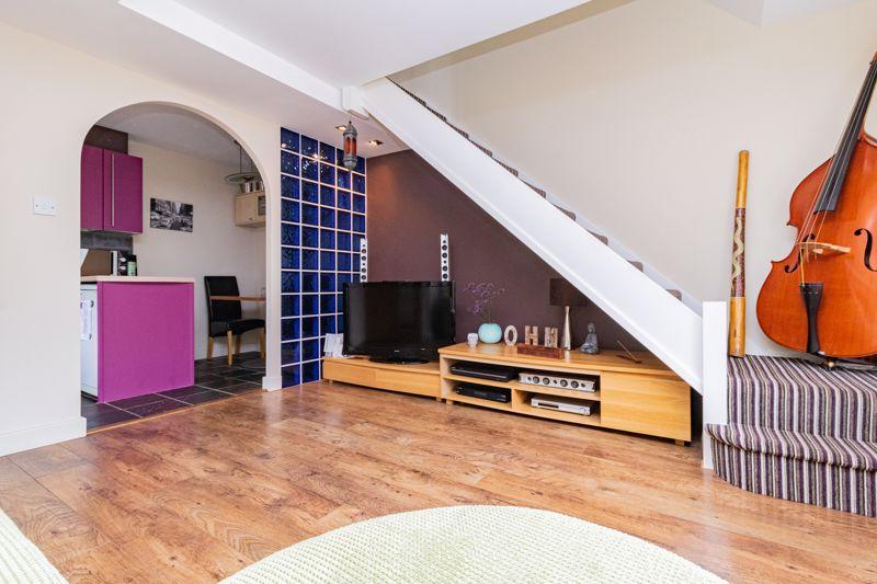 Wheatlands, Stevenage 2 bed cluster house £240,000