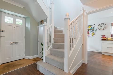 25 Cardwells Keep, Guildford, GU2 9PD