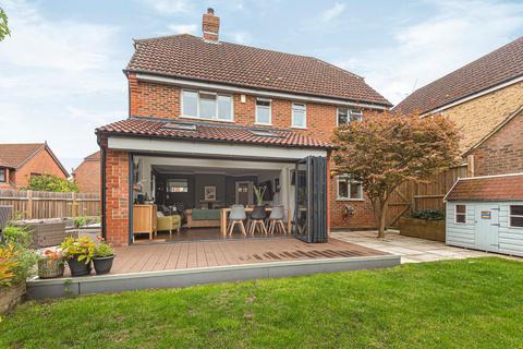 25 Cardwells Keep, Guildford, GU2 9PD