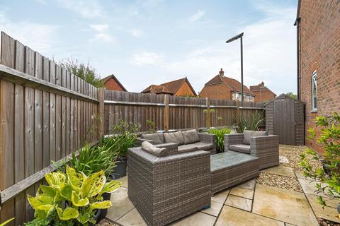 25 Cardwells Keep, Guildford, GU2 9PD