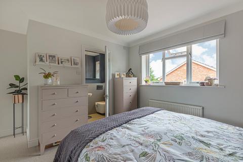 25 Cardwells Keep, Guildford, GU2 9PD