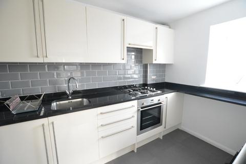 2 bedroom flat to rent, Lime Tree Place, St Albans, AL1