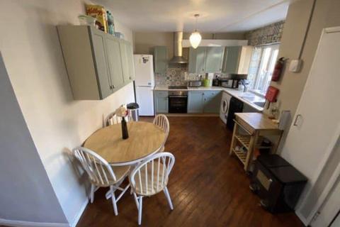 4 bedroom flat to rent, Colville State