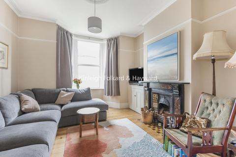 44 Honley Road, London, SE6 2JB