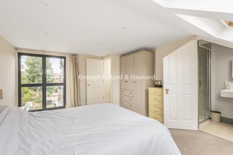 44 Honley Road, London, SE6 2JB