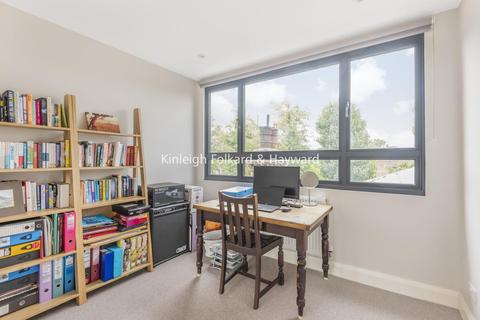 44 Honley Road, London, SE6 2JB