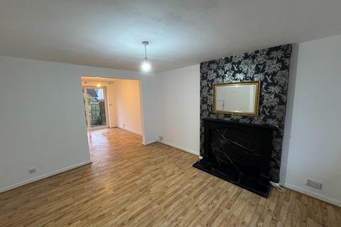 3 bedroom semi-detached house to rent, Mackets Lane, Halewood, Liverpool, L25