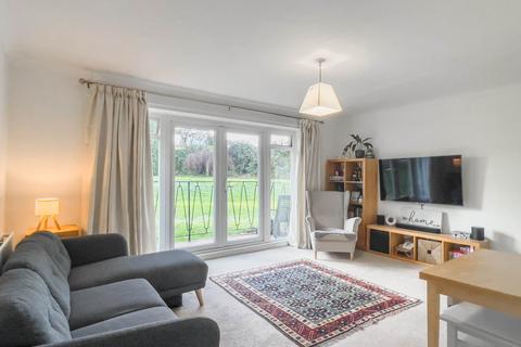 2 bedroom flat for sale, Leighton Court, Earley