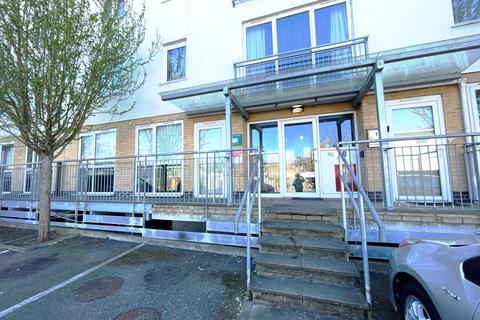 2 Canalside Gardens, Southall, UB2 5TJ