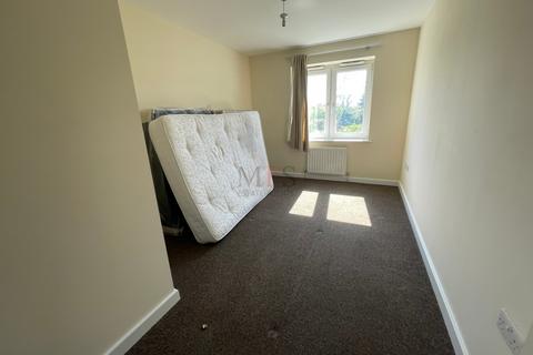 2 Canalside Gardens, Southall, UB2 5TJ