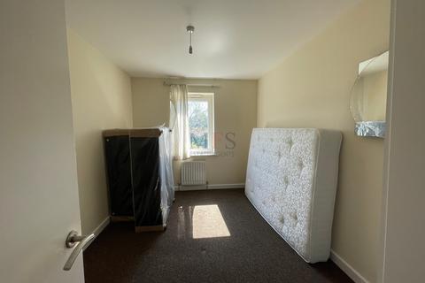 2 Canalside Gardens, Southall, UB2 5TJ