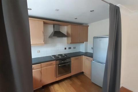 2 bedroom house to rent, 581 Bradford Road Birkenshaw