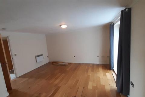 2 bedroom house to rent, 581 Bradford Road Birkenshaw