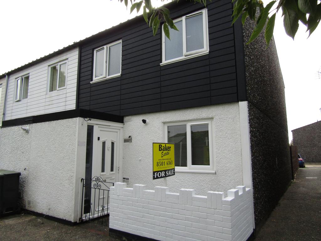 COPPERFIELD, CHIGWELL IG7 3 bed end of terrace house for sale £344,999