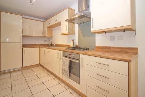 3 bedroom terraced house to rent, OAKRIDGE PARK - Stunning 3 bed with garage