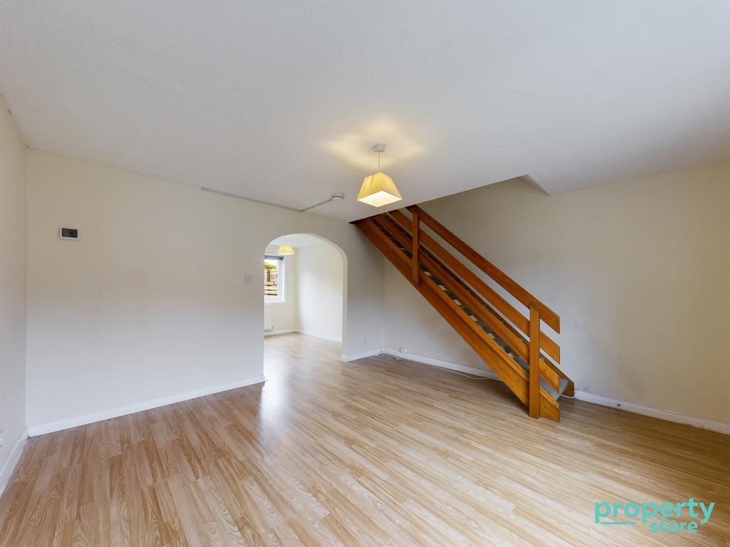 Whitelees Road, Cumbernauld, North Lanarkshire, G67 3 bed semidetached