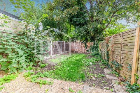 5 bedroom terraced house to rent, Kitchener Road, Seven Sisters, London