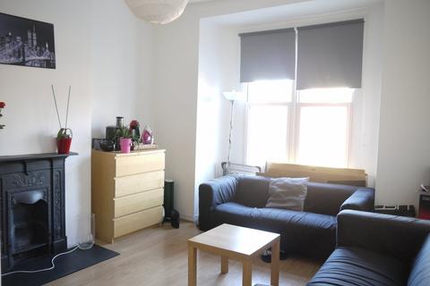 2 bedroom flat to rent, Maidstone Road, Bounds Green N11