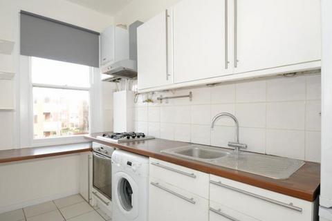 2 bedroom flat to rent, Maidstone Road, Bounds Green N11