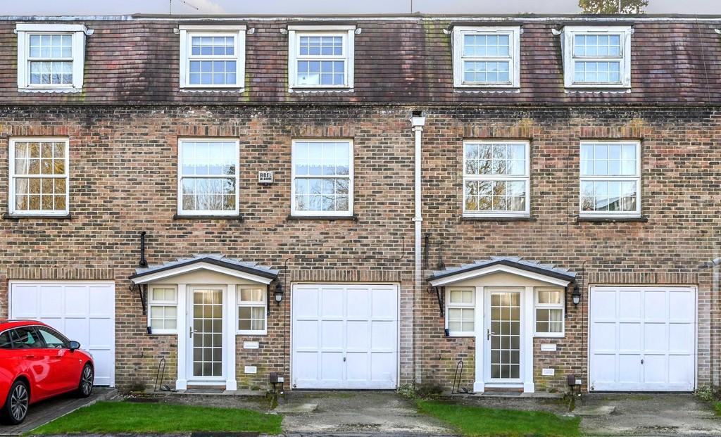 Trinity Close, Tunbridge Wells TN2 4 bed townhouse for sale £750,000