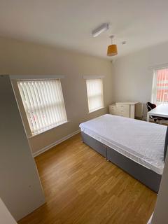 4 bedroom apartment to rent - 4 Bedroom Student House on Picton Road