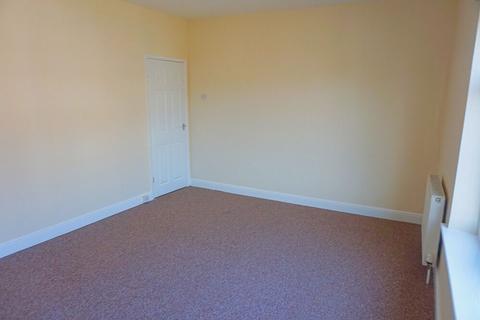 3 bedroom terraced house to rent, Willingham Street, Grimsby