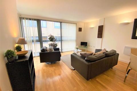 2 bedroom apartment to rent, City Road East, Manchester