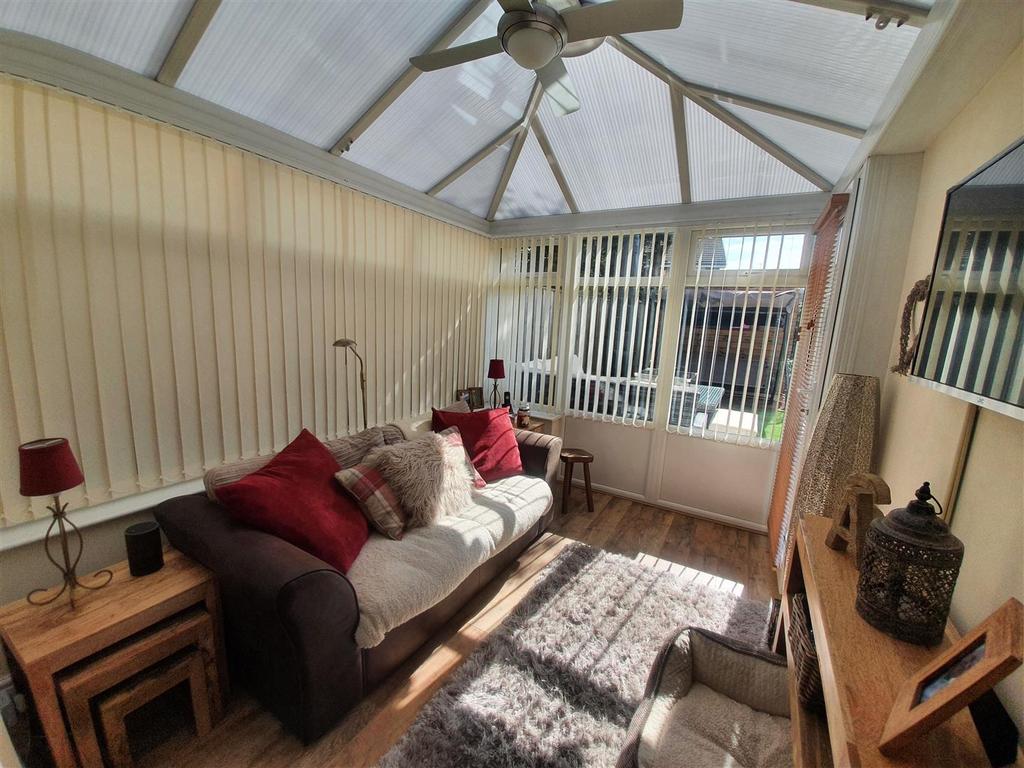 Roman Bank, Mansfield Woodhouse, Mansfield 3 bed semidetached house