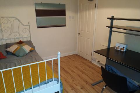 1 bedroom in a house share to rent, Lilac Grove (Room 1), Beeston, NG9 1PE