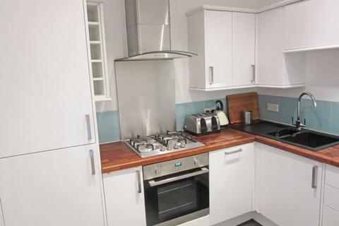 2 bedroom flat to rent, Comely Bank Place, Comely Bank, Edinburgh, EH4