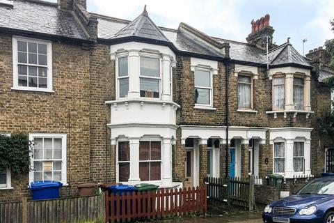 2 bedroom flat to rent, Hichisson Road, London, SE15
