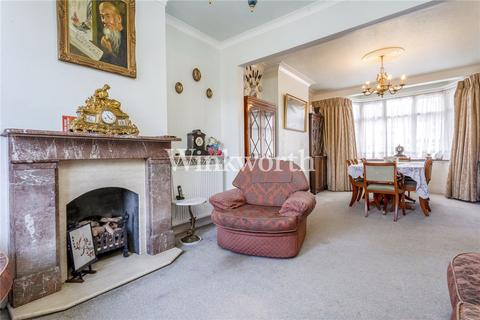 38 Ash Grove, London, N13 5AR