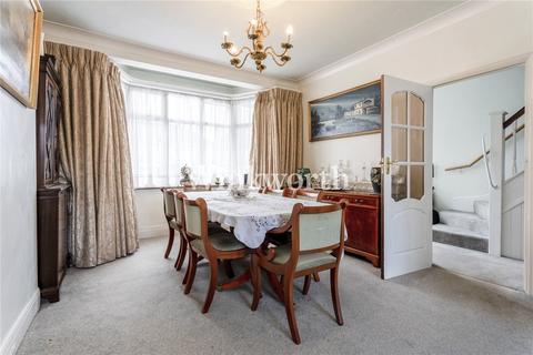 38 Ash Grove, London, N13 5AR