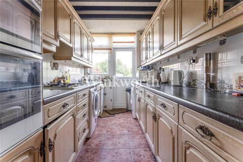 38 Ash Grove, London, N13 5AR