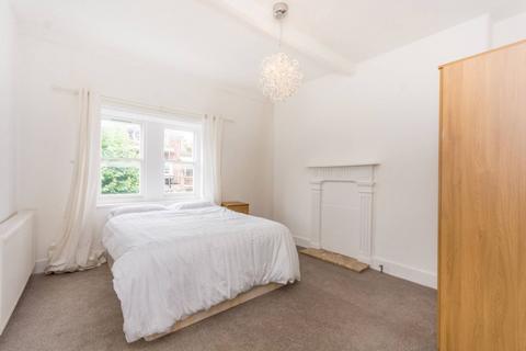 2 bedroom apartment to rent, Lovely 2 Bed Flat, Gilbert Street, Mayfair, W1K 5HH