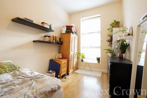 3 bedroom flat to rent, Brecknock Road, Camden Town
