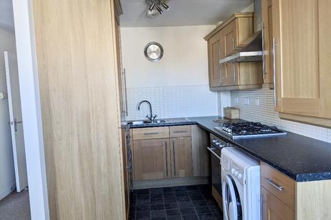 2 bedroom flat to rent, Kenninghall Road, Norfolk Park, Sheffield, S2